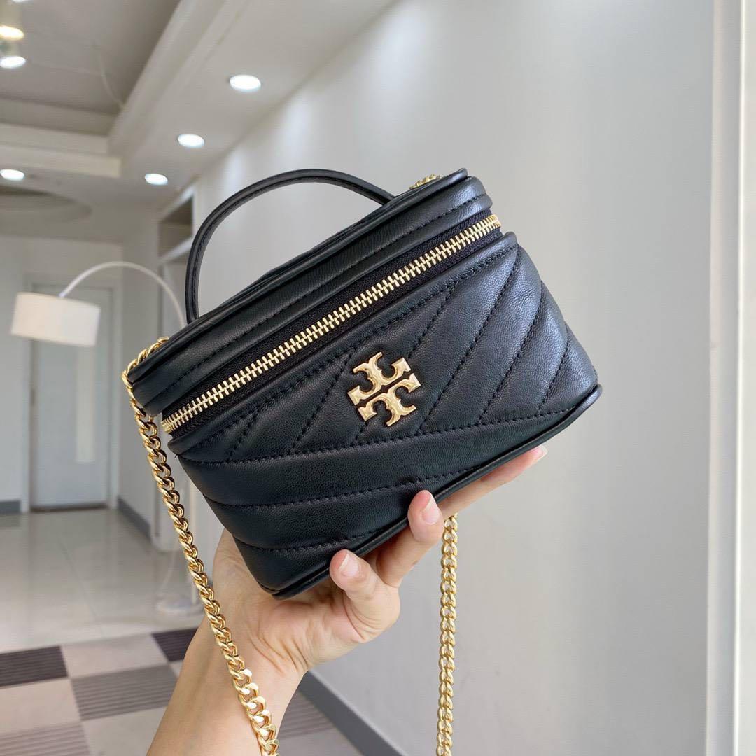 Authentic Tory Burch Kira Chevron Top Handle Bag, Women's Fashion, Bags &  Wallets, Purses & Pouches on Carousell