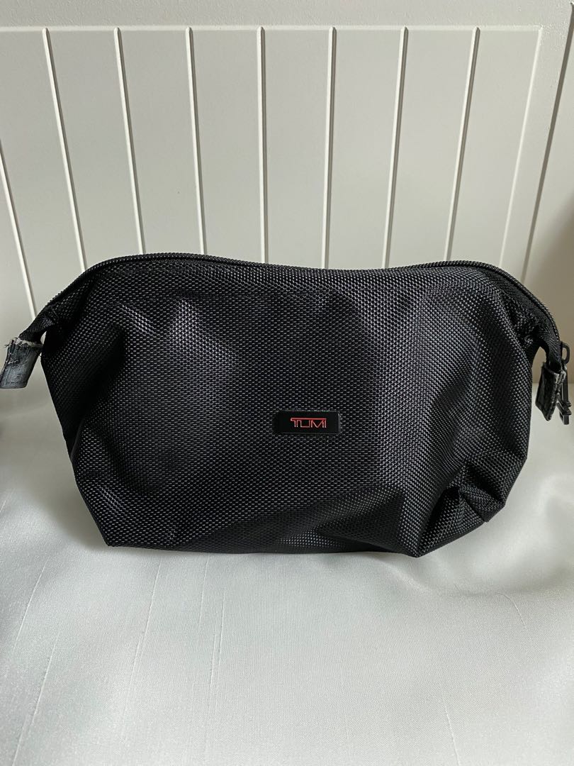 tumi small pouch