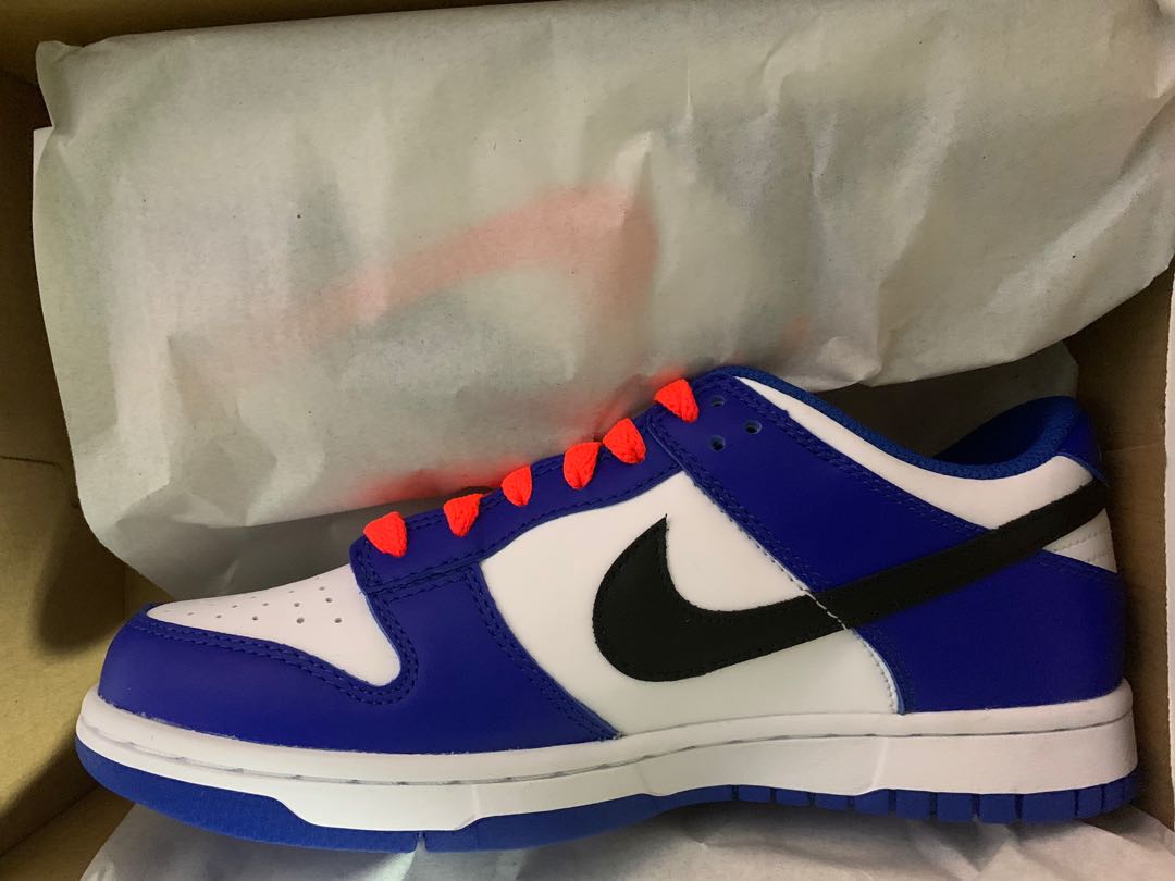 dunk mismatch swoosh