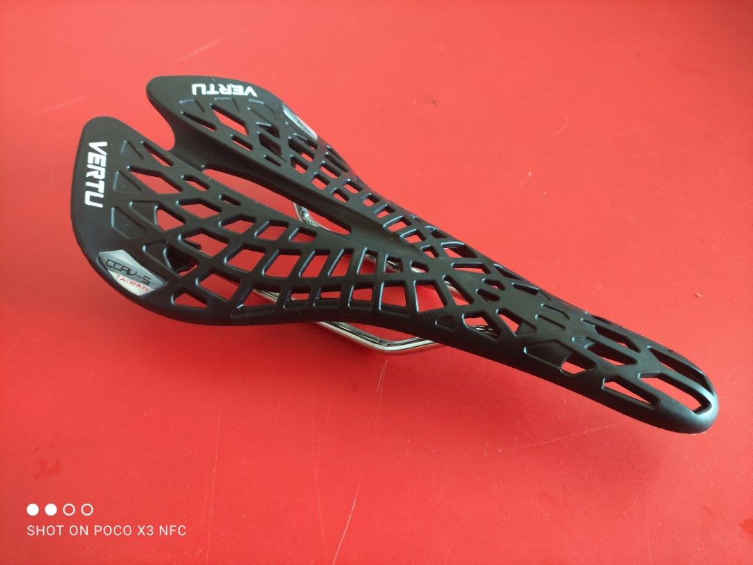 Vertu saddle light weight Sports Equipment Bicycles Parts