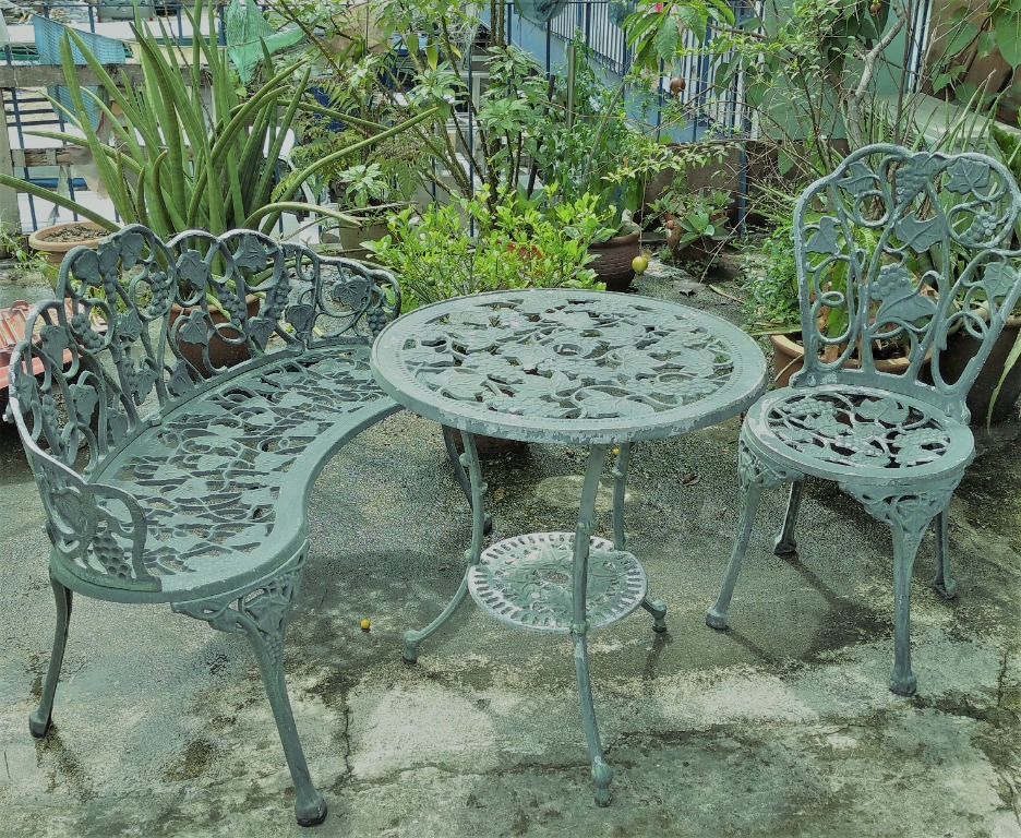 Vintage Cast Iron Victorian Style Grapevine Motif Patio Set of 3 (Table