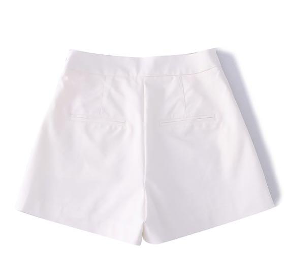 WITCHERY women s high waist A line white shorts