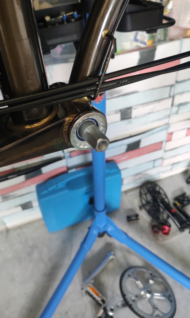 BB installation for Brompton (Category: Parts & Accessories) located in Singapore. Submitted by bromptonsg (Listing ID 1104575813, Image 3). Description: Upgrade your old creaking BB ... bring your own. Retap svc available.