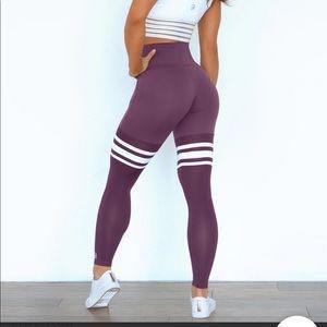 Bombshell Sportswear High Waist Thigh Highs Solid Leggings Women - Purple  (Size: XS), 男裝, 外套及戶外衣服- Carousell