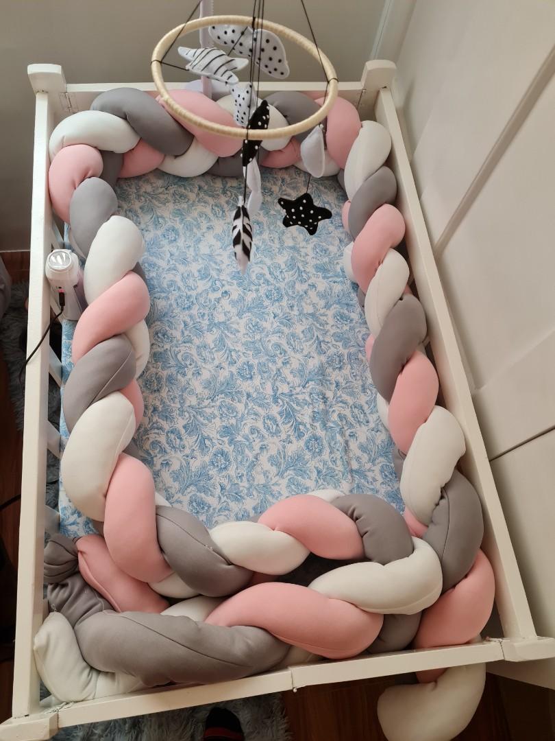 CRIB SET WITH URATEX FOAM WITH PLAIN WHITE BEDSHEET AND CRIB BUMPER