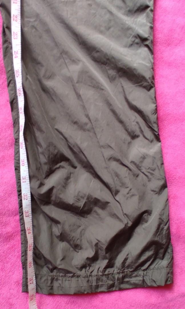 J. Lindeberg rain gear pants (Category: Activewear) located in Paranaque City. Submitted by 05.11minimalist (Listing ID 1104581659, Image 3). Description: J. Lindeberg rainwear pants. Size 50 on tag. Multiple pockets. In very good condition..