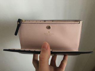 KATE SPADE leather wallet in soft pink/black