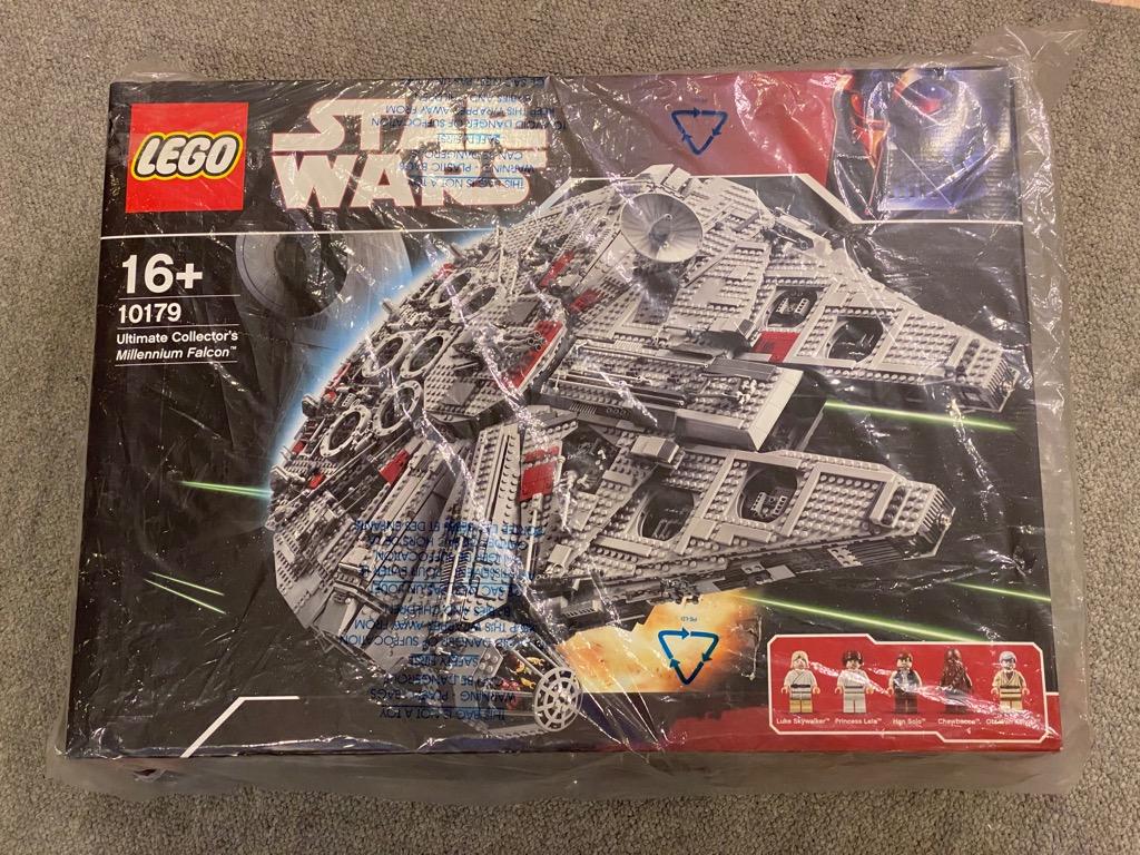 Collector's millennium falcon 2025