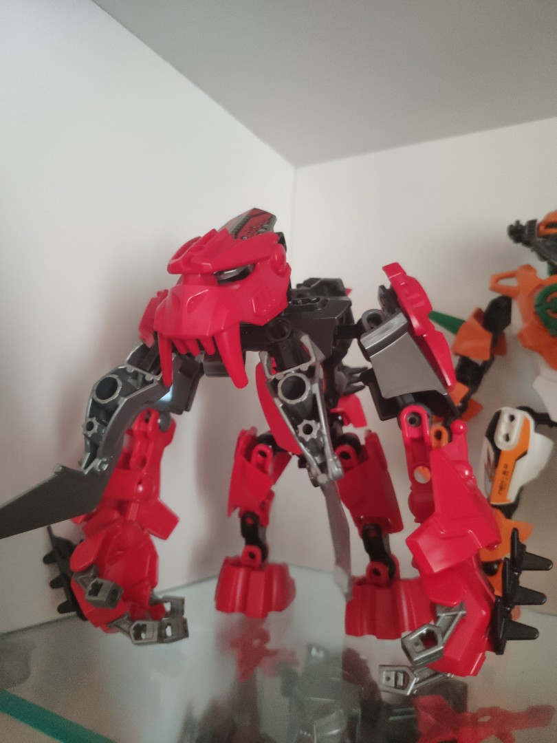 LEGO HERO FACTORY RAW JAW valuable