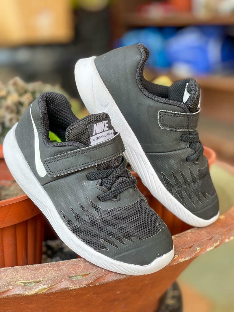 Nike star runner ac top sneaker