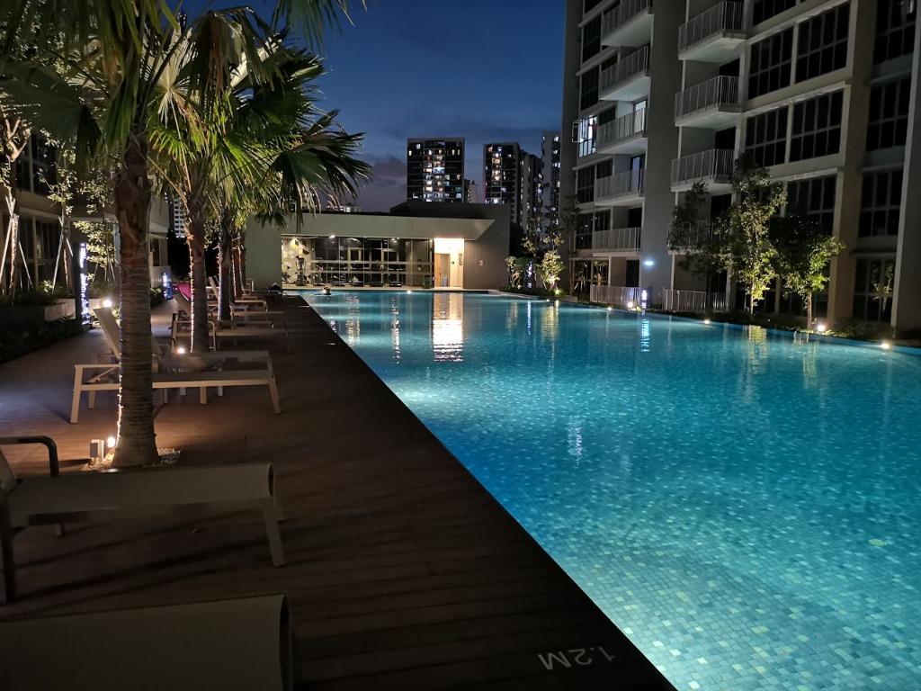 New Condo Room to Let with free shuttle bus service, Property, Rentals ...