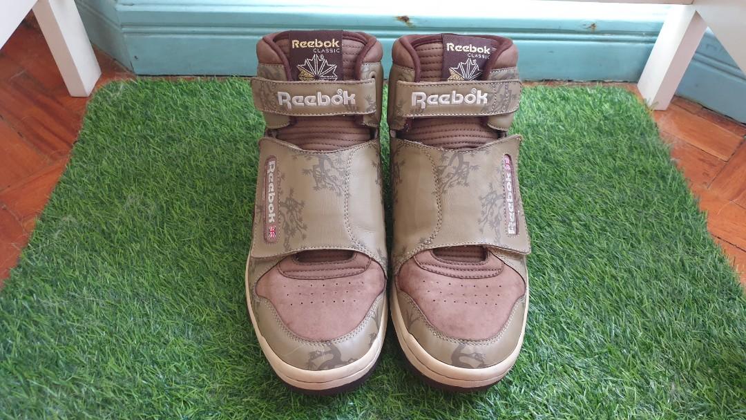 REEBOK x ATMOS Alien Stompers (Category: Sneakers) located in Quezon City. Submitted by romanticfuzz (Listing ID 1104581297, Image 3). Description: REEBOK x ATMOS JAPAN Alien Stompers (2007) P1,300 (+ SF) - VINTAGE - Size: US 9 / EUR 42 - Brown Colorway / Bonsai Pattern - Leather & Canvas Material - 15 year old shoe but well taken cared of (almost no heel drag) - With OG Box.