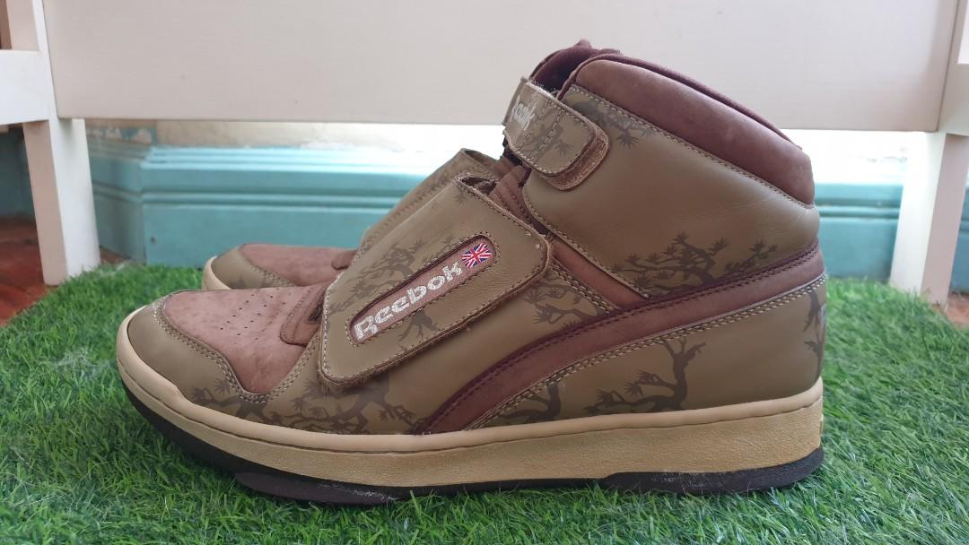 REEBOK x ATMOS Alien Stompers (Category: Sneakers) located in Quezon City. Submitted by romanticfuzz (Listing ID 1104581297, Image 2). Description: REEBOK x ATMOS JAPAN Alien Stompers (2007) P1,300 (+ SF) - VINTAGE - Size: US 9 / EUR 42 - Brown Colorway / Bonsai Pattern - Leather & Canvas Material - 15 year old shoe but well taken cared of (almost no heel drag) - With OG Box.