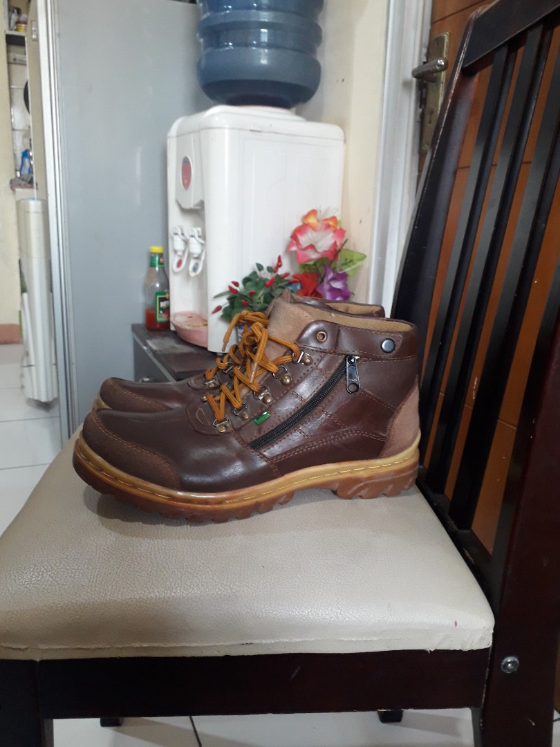 sepatu kickers boots original
