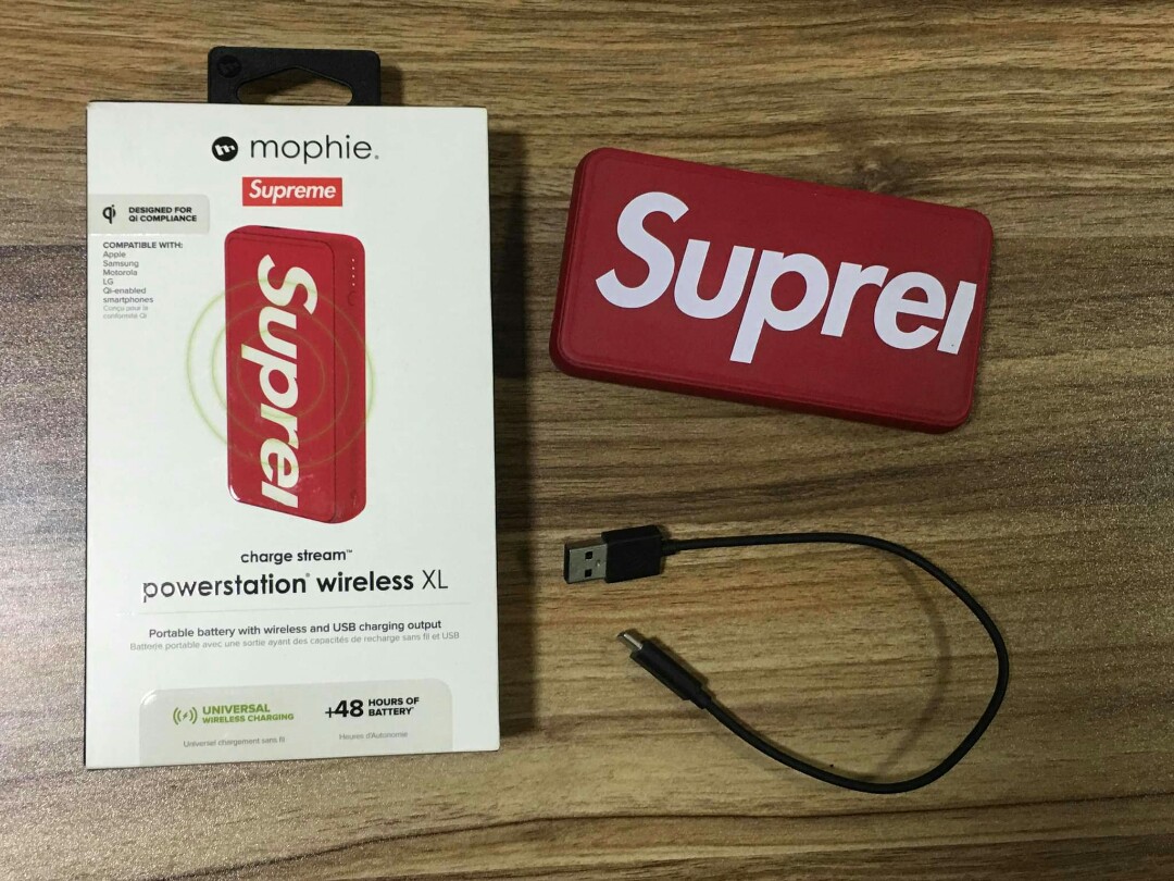 Red購入先Supreme/mophie powerstation wireless XL