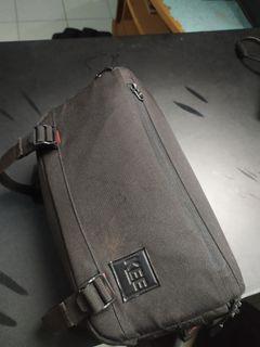 Tas KEE selempang