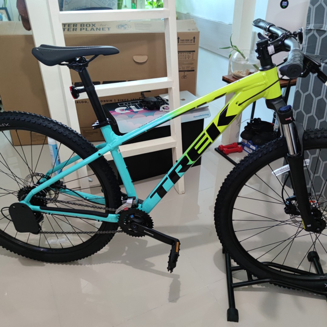 Trek marlin 5 best sale volt