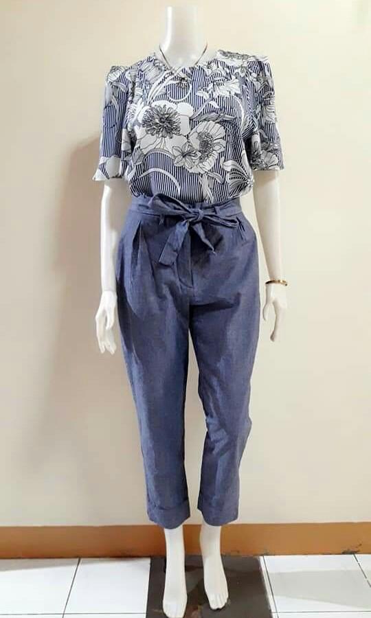 Trouser ZARA (Category: Other Bottoms) located in Quezon City. Submitted by declutteringexcess (Listing ID 1104569438, Image 1). Description: Very nice casual trouser from zara Top not included Likenew condition Small on tag. Can folit up to medium Actual pic posted sf c/o buyer.