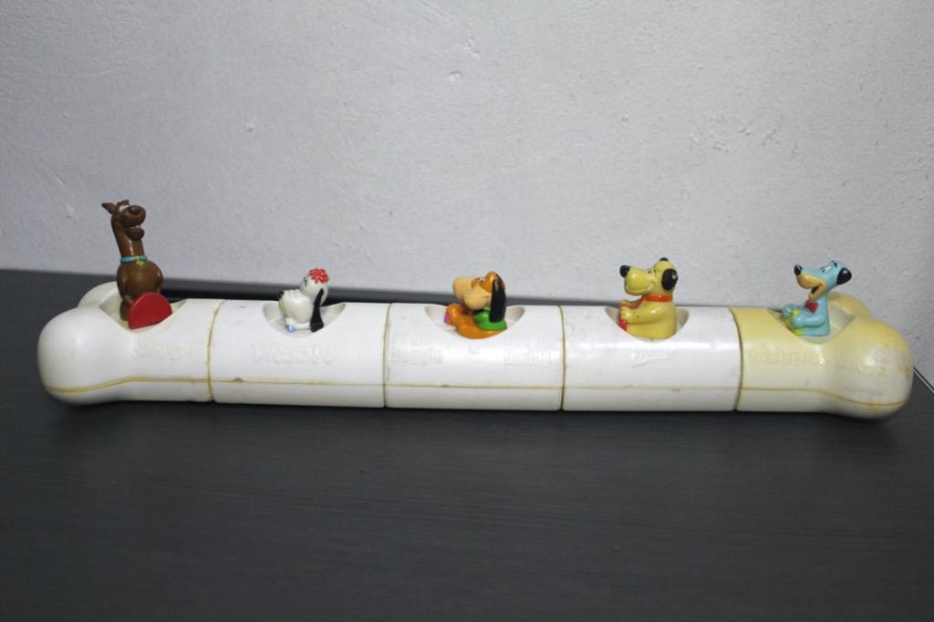 2000 Jollibee Bone Buggy (Category: Designer & Blind Box Toys) located in San Juan City. Submitted by babykuma25 (Listing ID 1108295091, Image 2). Description: What you see is what you get Maluwag si Scooby at yung puting aso pero nakakadikit pa rin sila dun sa grupo.