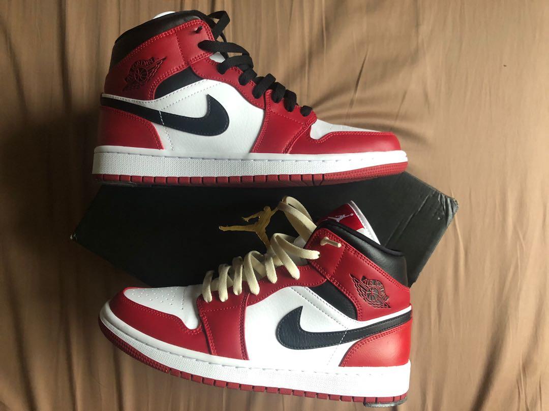 chicago jordan 1 mid white toe