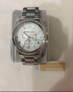 BNWT Authentic Michael Michael Kors White Crystal MK5165