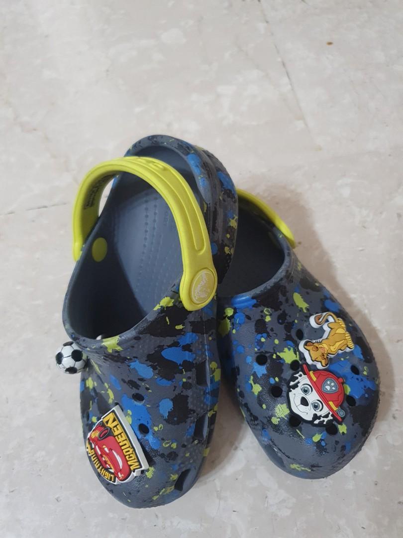 boys crocs size 9