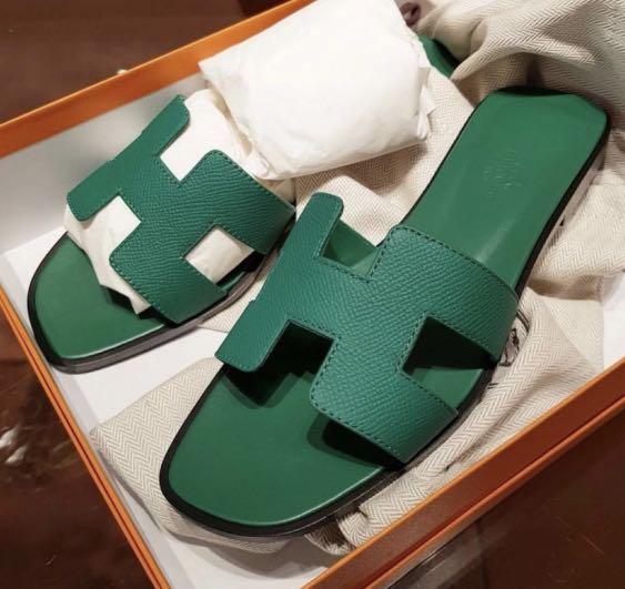 Hermès Hermes Oran Slip-On Flat Sandals in Mint Green Leather ref.641115 -  Joli Closet
