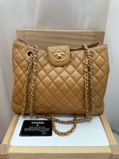 (Category: ) located in . Submitted by sellmyauthenticitems (Listing ID 1108378586, Image 1). Description: .