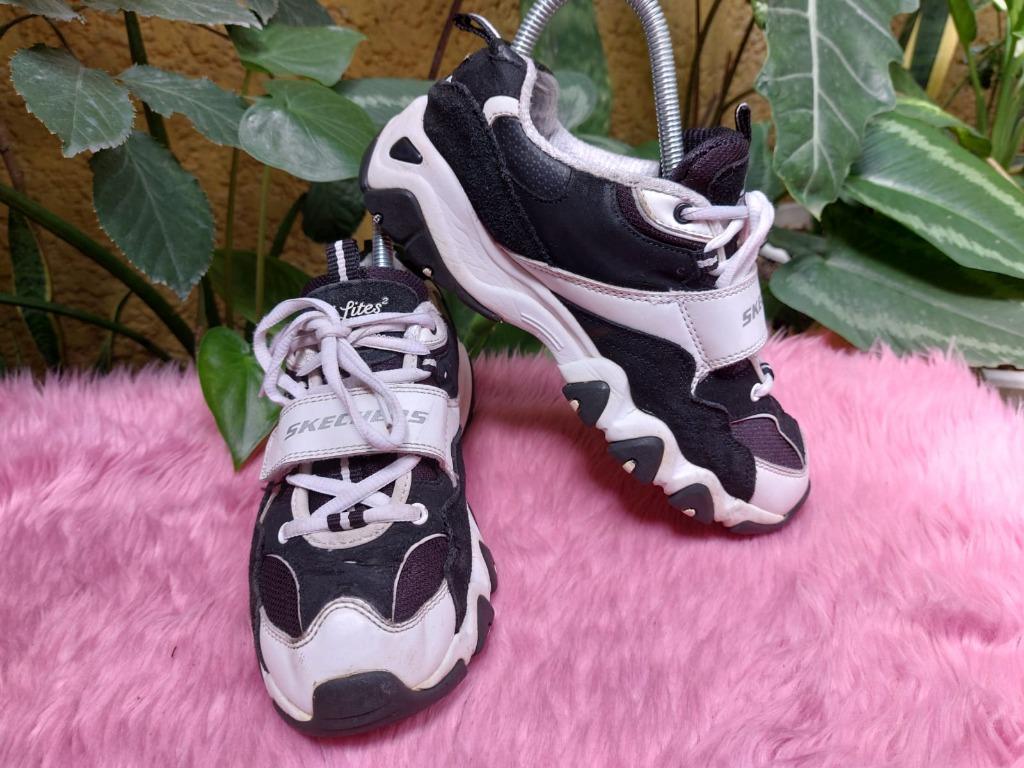 Skechers shop x exo