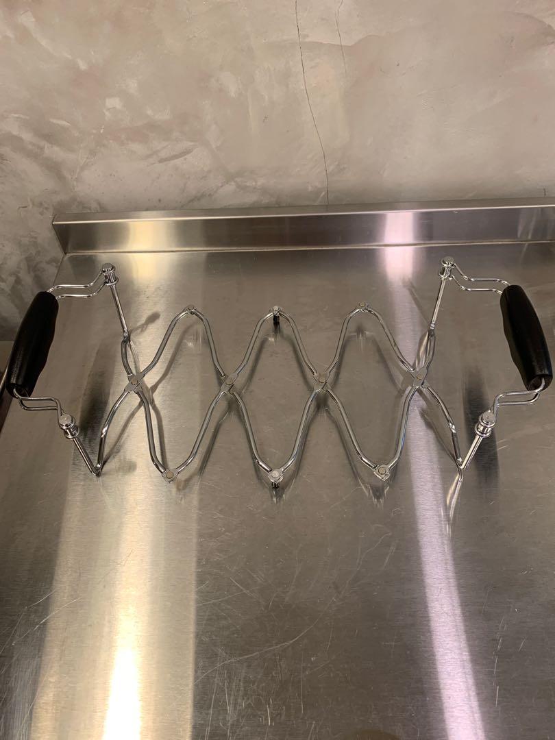 Expanding Trivet/Hot Plate/Casserole Dish Holder, Furniture & Home Living, Kitchenware