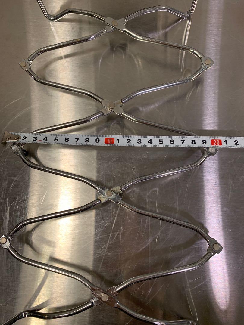 Expanding Trivet/Hot Plate/Casserole Dish Holder, Furniture & Home Living, Kitchenware