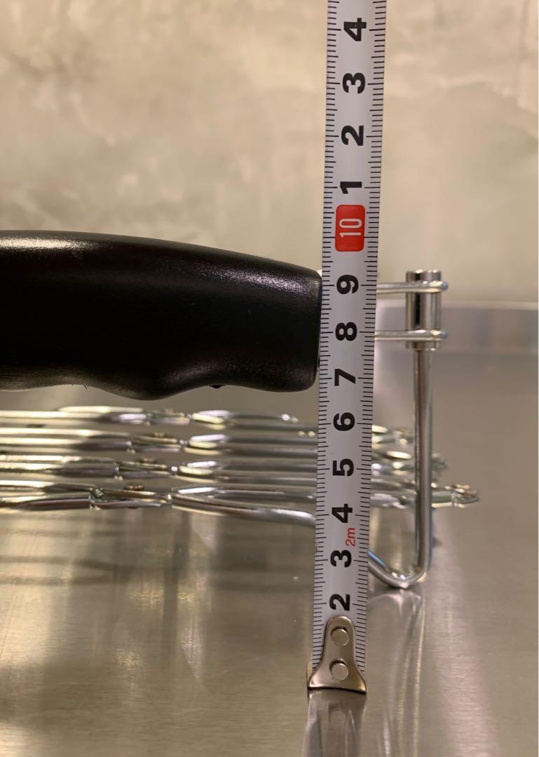 Expanding Trivet/Hot Plate/Casserole Dish Holder, Furniture & Home Living, Kitchenware