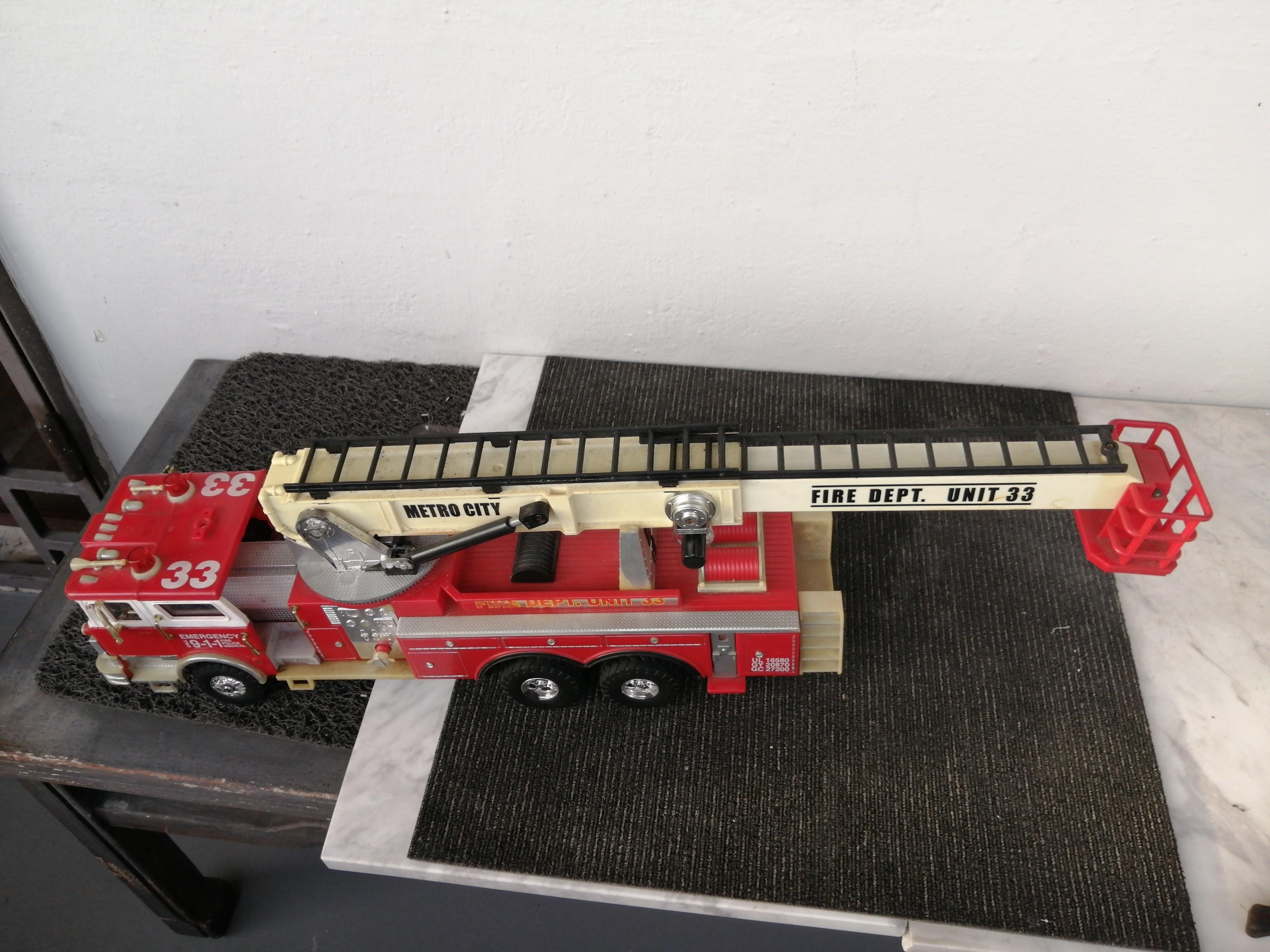 Fire Truck Fire Engine Metro City by Scientific Toys