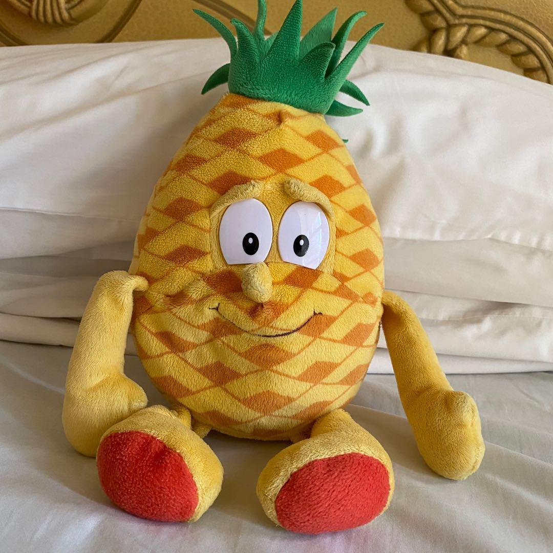Giant deals stuffed pineapple