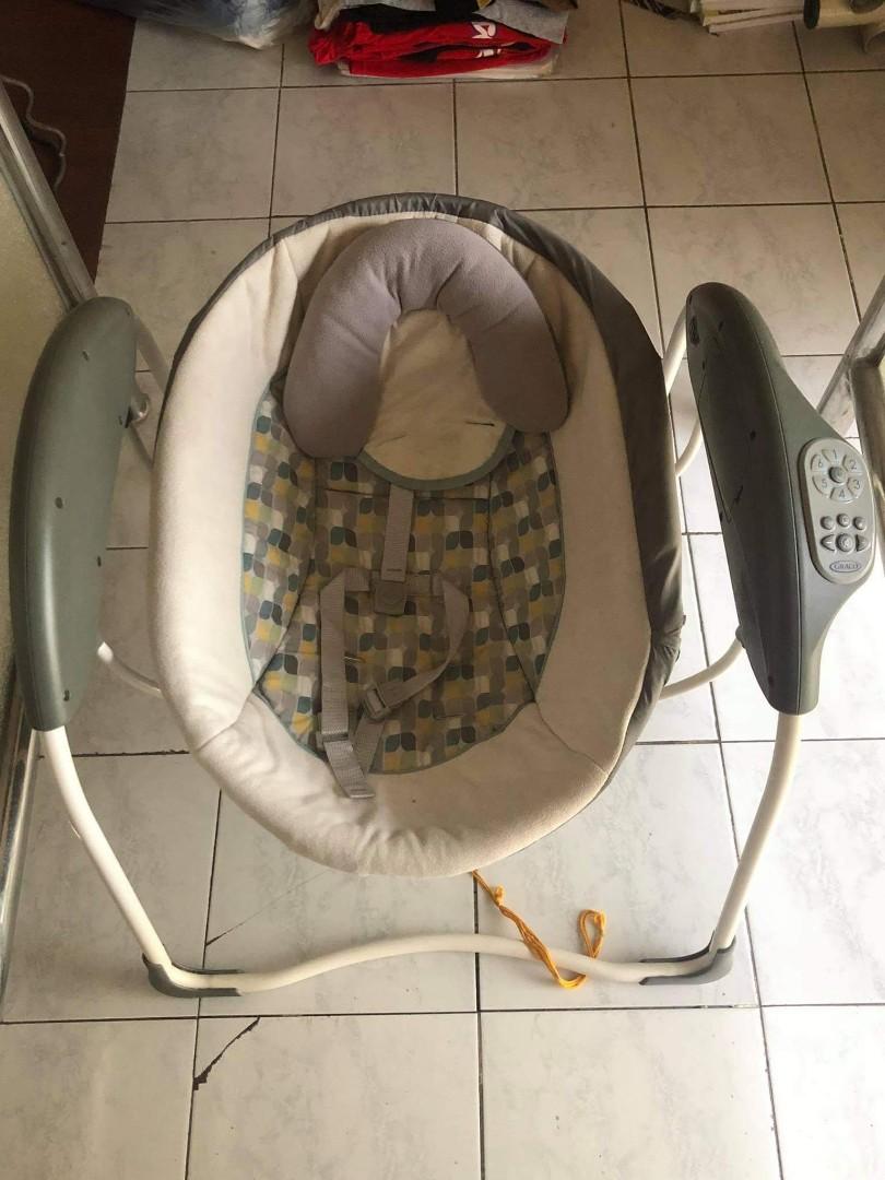 Graco gliding swing (Category: Cots & Cribs) located in Valenzuela. Submitted by Pinkantshoppe (Listing ID 1108291585, Image 1). Description: well used mechanical parts not working manual swing sf shoulder by the buyer payment via gcash.