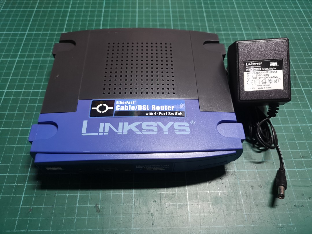 tone dræbe reb LINKSYS BEFSR41 V4 Cable / DSL Wired Router with 4-Port Switch, Computers &  Tech, Parts & Accessories, Cables & Adaptors on Carousell