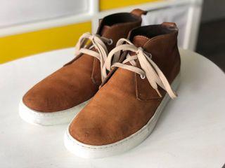 Man Chukka boots size 10