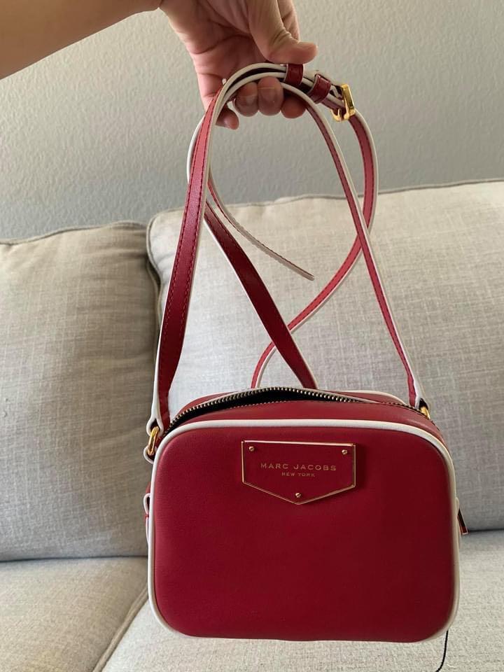 Marc jacobs voyager shop leather square crossbody bag