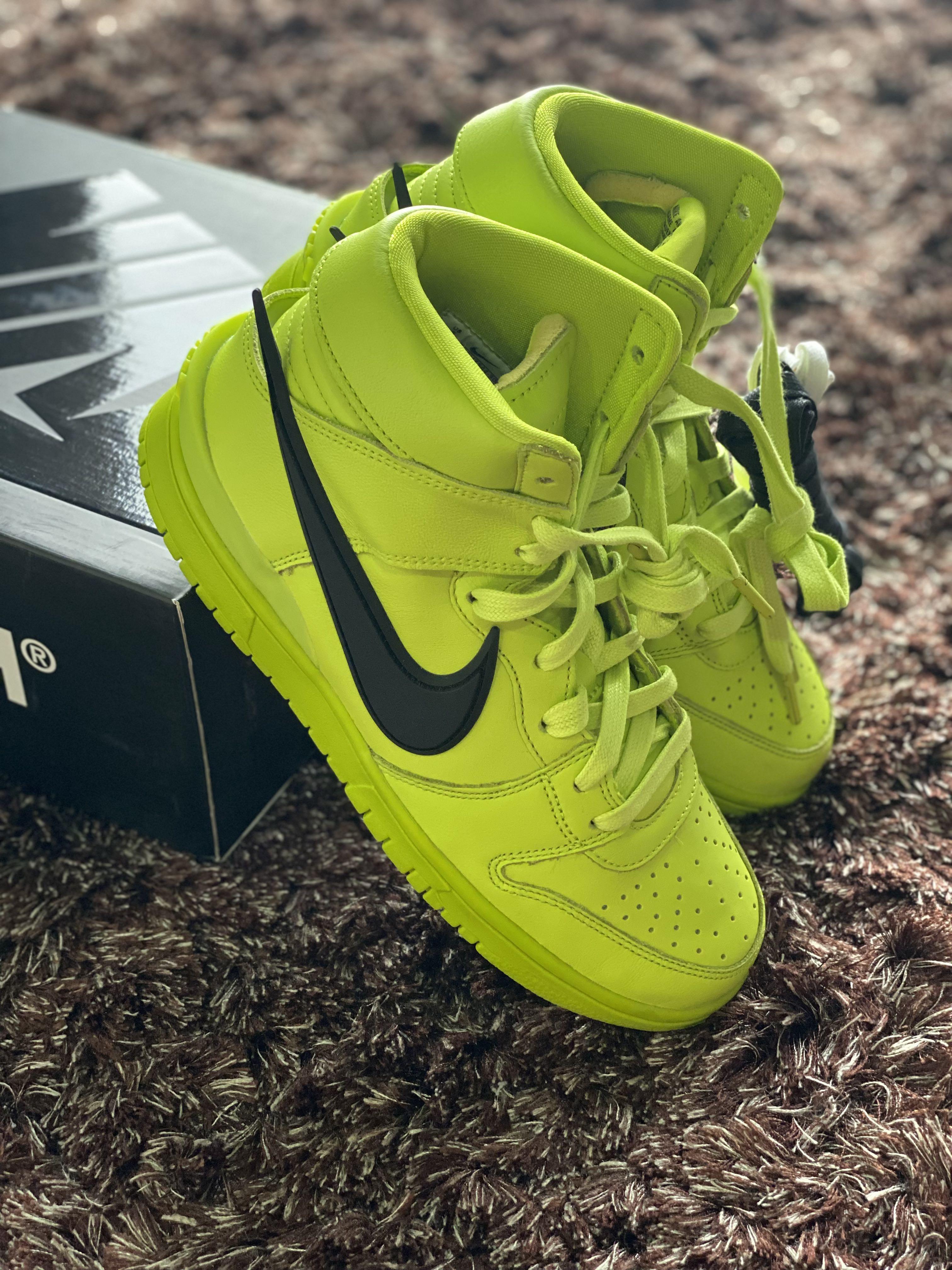 ambush dunks on feet