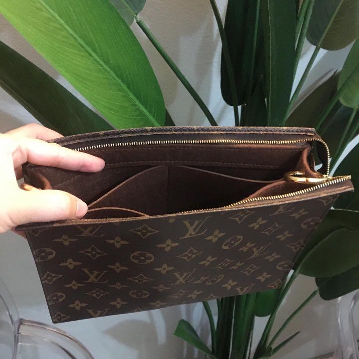 Lv toiletry clearance 26 organizer