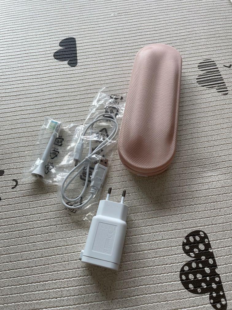Philips Sonicare DiamondClean Charging Travel case, Beauty & Personal Care, Oral Care on Carousell