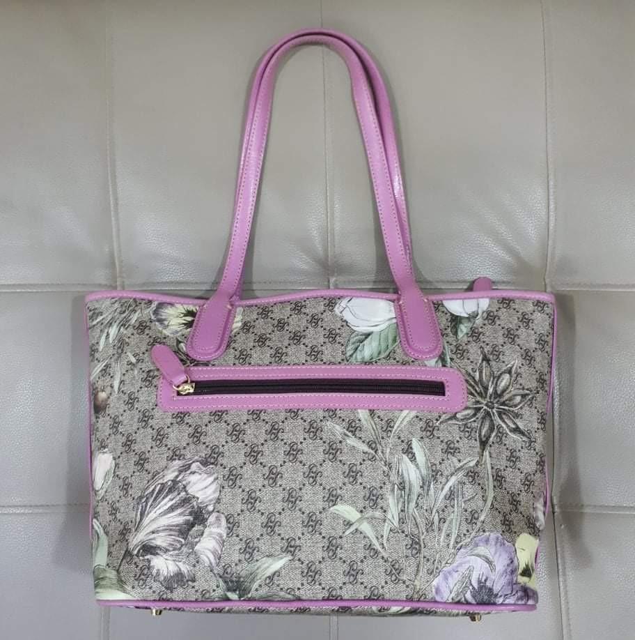 Piere Cardin Tote Bag (Category: Luxury Bags & Wallets) located in Taguig. Submitted by esa.agustin (Listing ID 1108466119, Image 1). Description: Original Piere Cardin pvc leather tote.bag. With dust bag. Made in Korea..