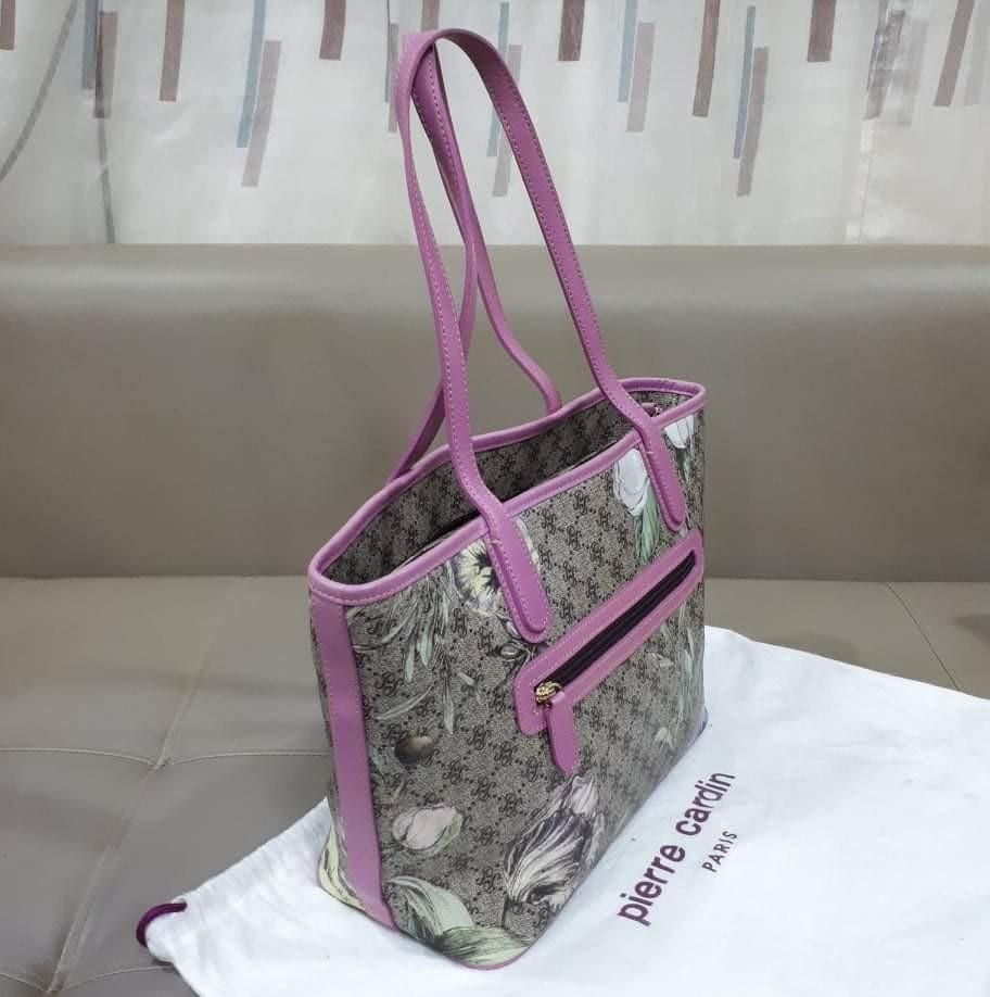 Piere Cardin Tote Bag (Category: Luxury Bags & Wallets) located in Taguig. Submitted by esa.agustin (Listing ID 1108466119, Image 2). Description: Original Piere Cardin pvc leather tote.bag. With dust bag. Made in Korea..
