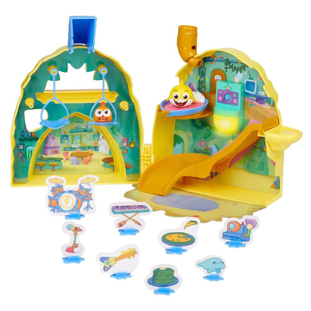 [Pre-Order still available ] Baby Shark's Big Show! Shark House Playset,  Lights and Sounds, 25+ Pieces