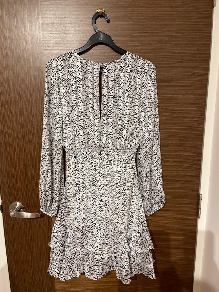 Sheike and Co black white v neck dress Women s Fashion Dresses