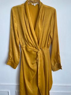 (Category: ) located in . Submitted by stylizedcloset (Listing ID 1108348660, Image 1). Description: .
