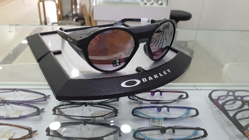 Original Oakley Clifden OO9440 Satin Black, Men's Fashion, Watches &  Accessories, Sunglasses & Eyewear on Carousell
