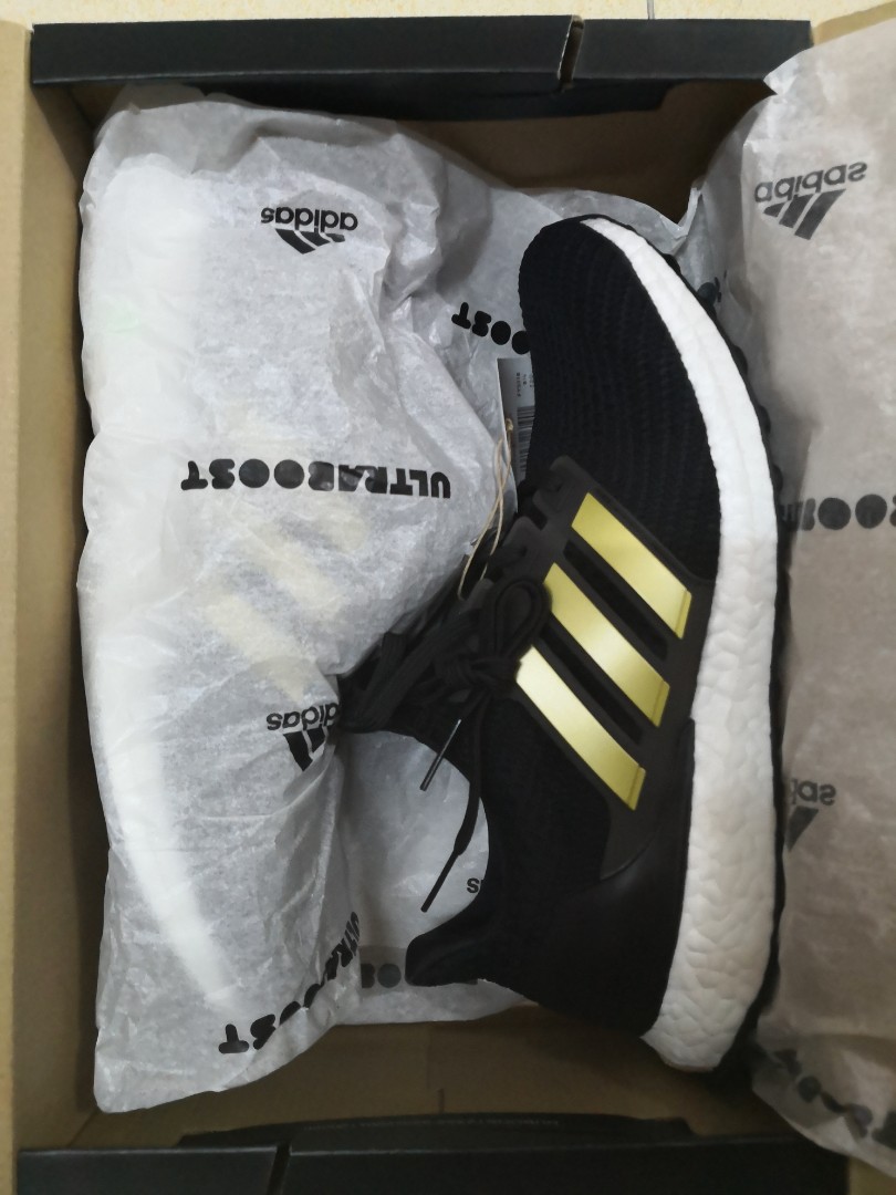 Ultra boost cheap gold stripes