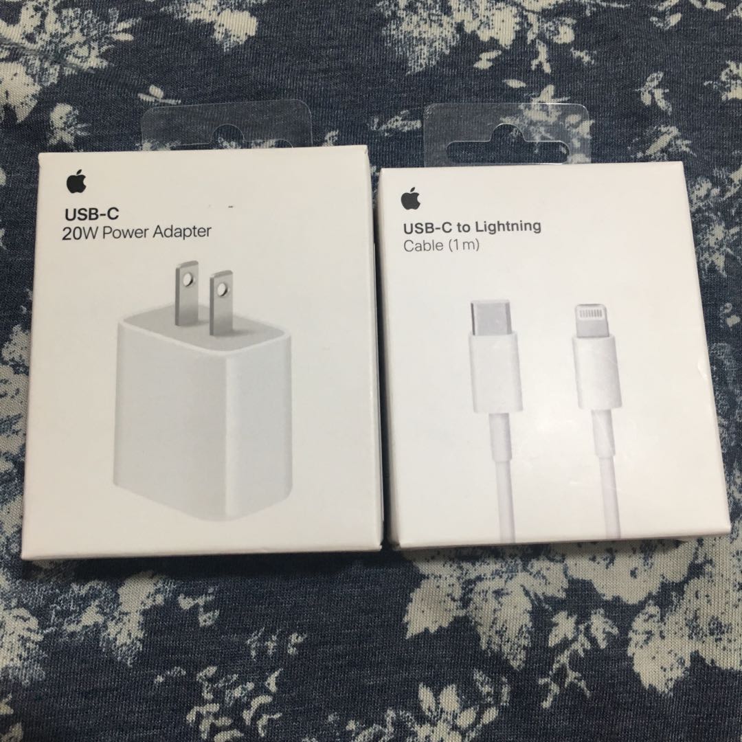 Apple iPhone Charger 20 watts adapter and Usb c to Lightning cable