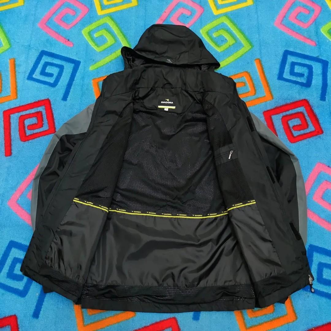 Diadora outdoor store
